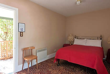 Queen Accessible Guest Room