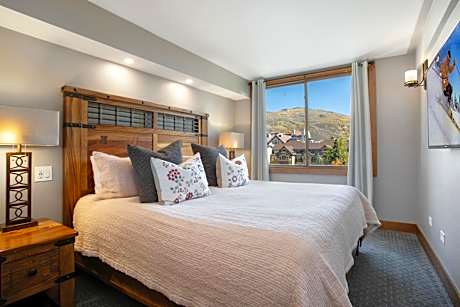 Two-Bedroom Deluxe Apartment with Balcony