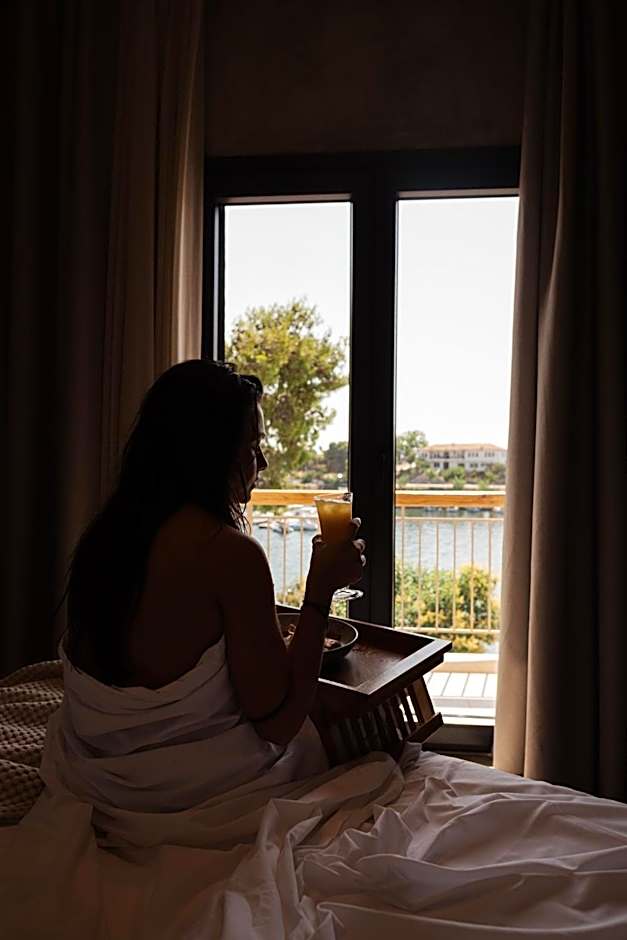 Medusa Luxury Suites