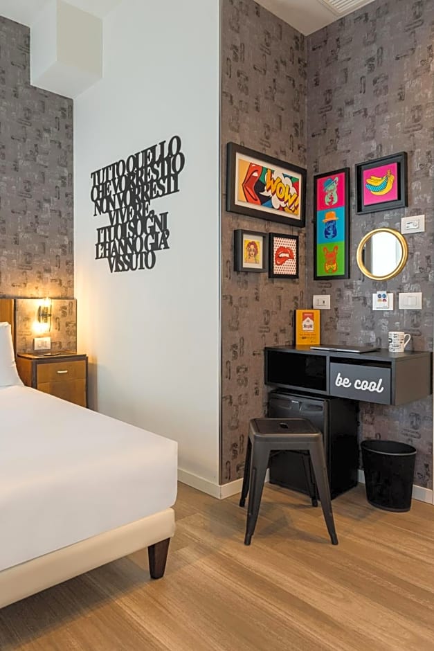 Up Hotel