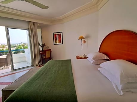 Deluxe Double Room with Extra Bed Sea View