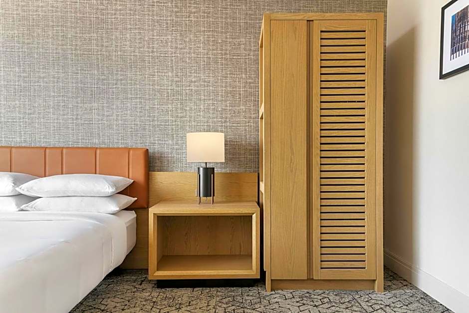 Sheraton Charlotte Hotel