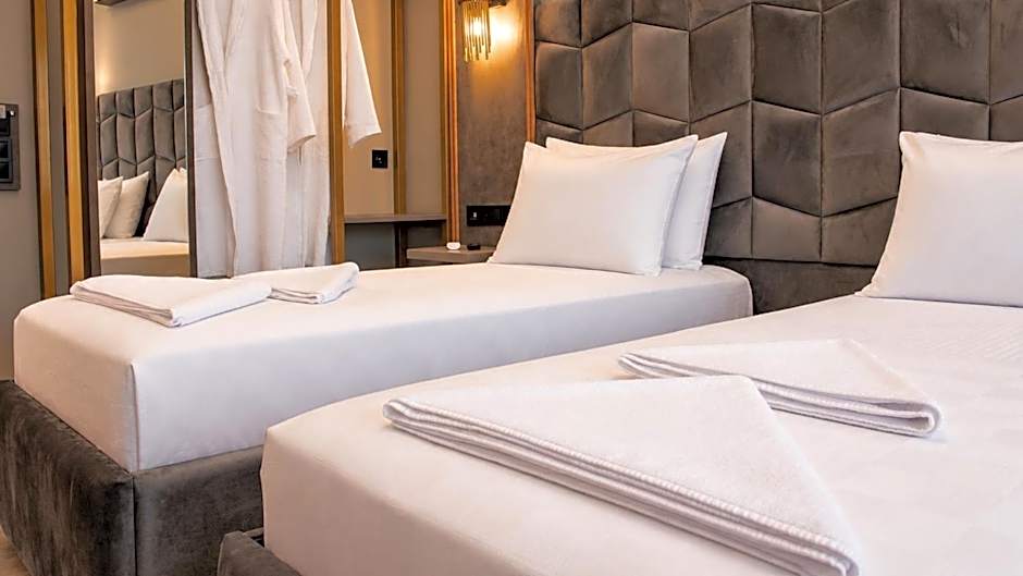 TALLES CITY HOTEL