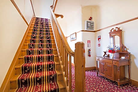 Lodge Standard King Room