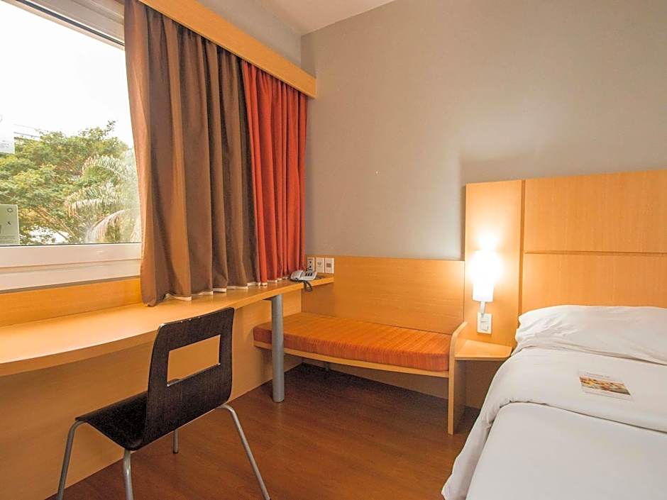 ibis Asuncion