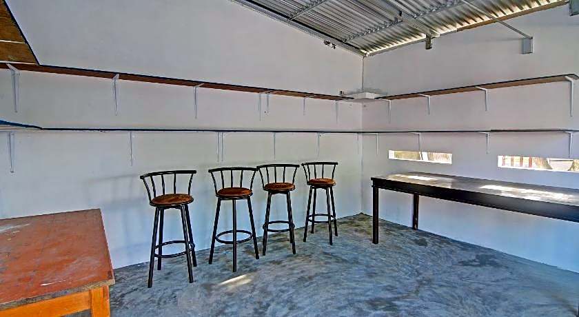 SPOT ON 91995 Cvictory Inn