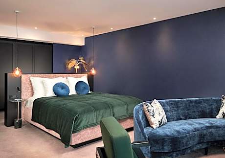 Penthouse Suite North