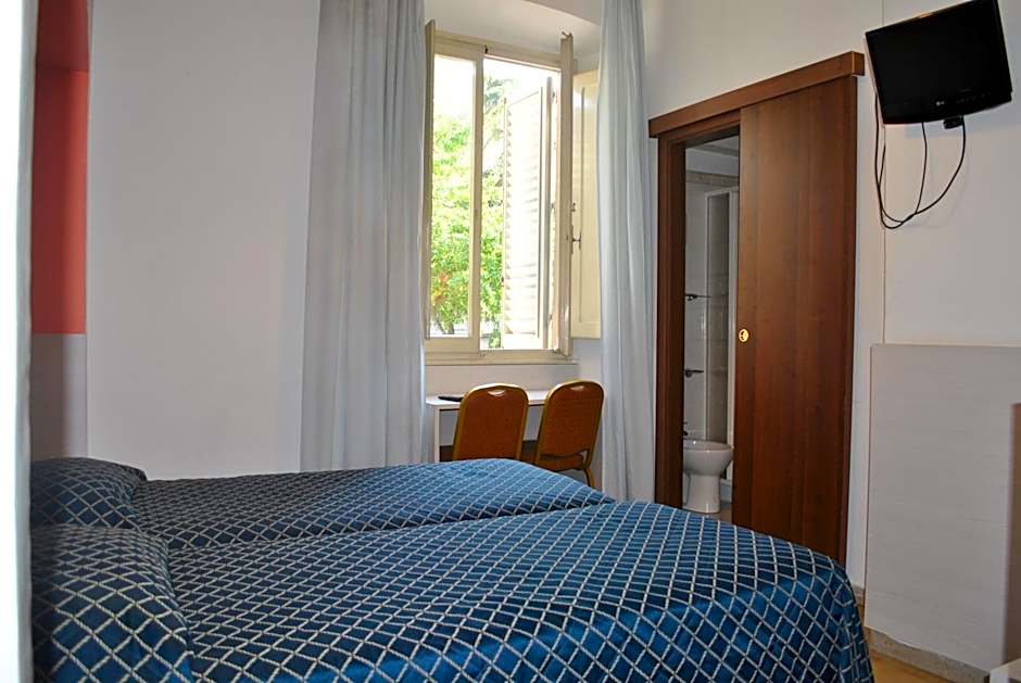 Auto Park Hotel
