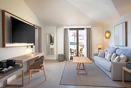 Signature One-Bedroom King Suite with Sea View and Terrace