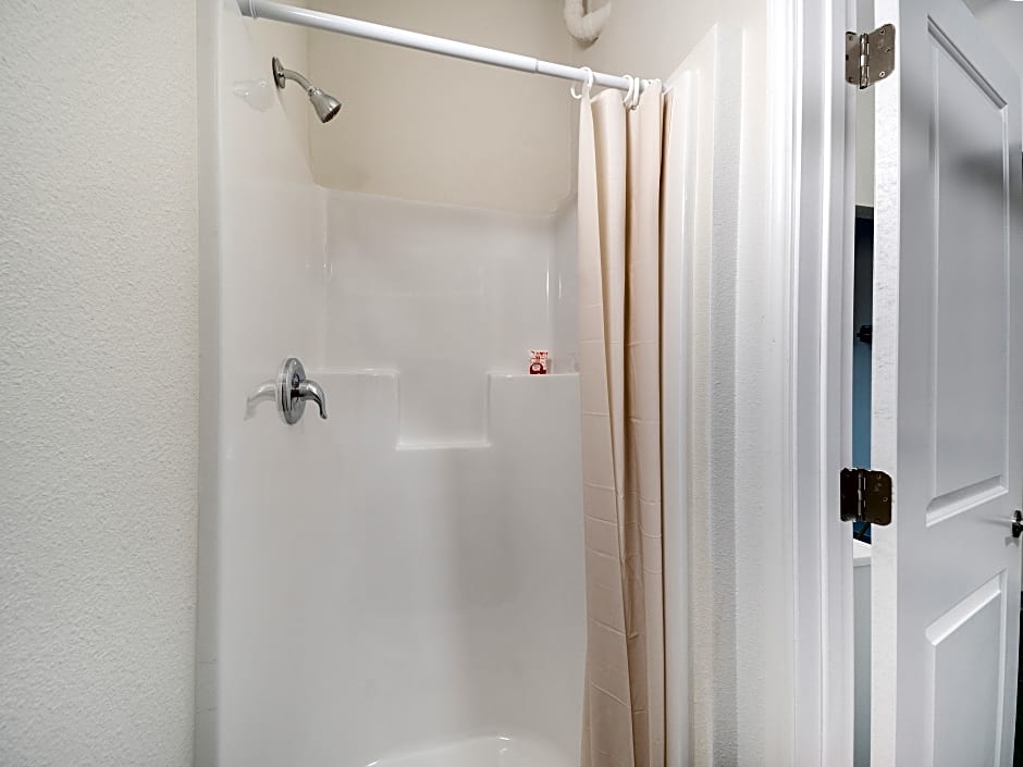 OYO Hotel & Apartments Houston Galleria