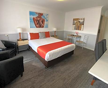 Deluxe Queen Room