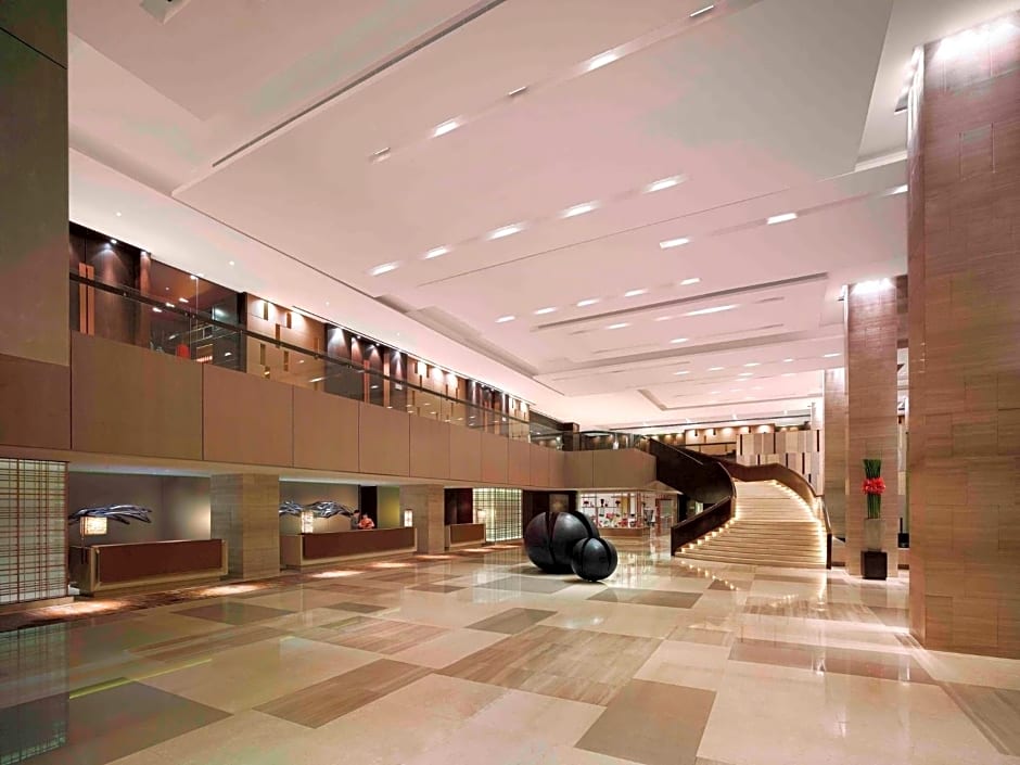 New store world hotel