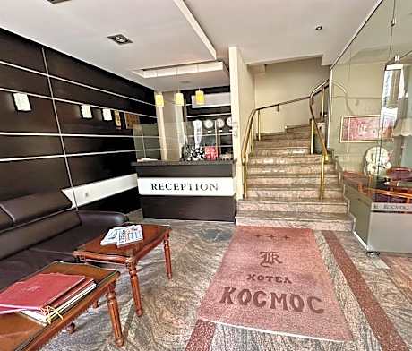 Hotel Cosmos