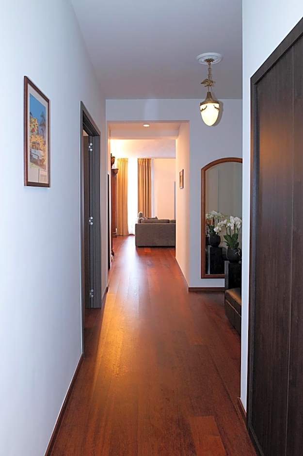 Botanique Suites AirBnB, Antwerp