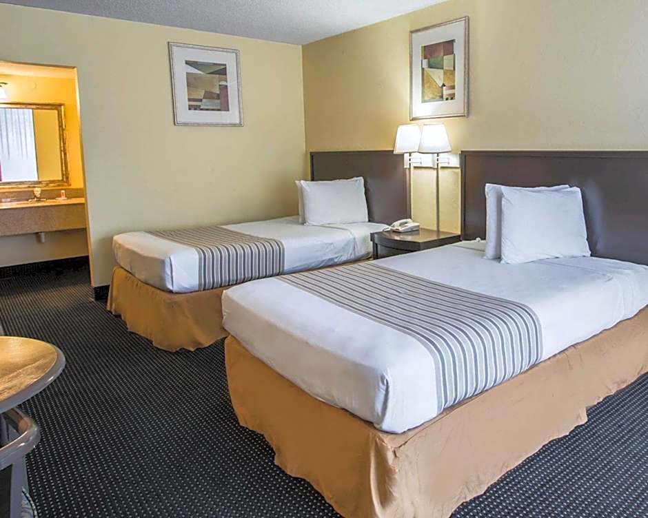 Photo 1 of 8 of 1 King Bed