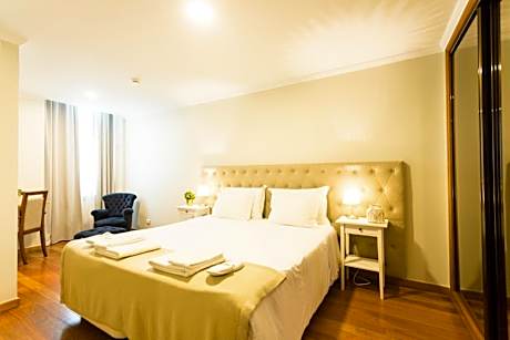 Double or Twin Room with Private Bathroom