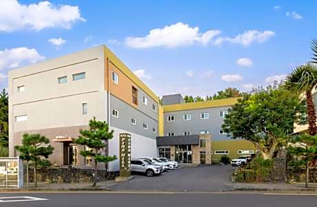 Pine Hill Hotel