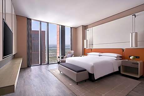 Executive King Suite - High Floor/Club Lounge Access