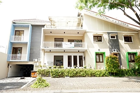 OYO 92863 Hotel Blessing