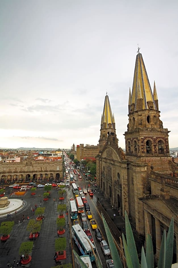 One Guadalajara Centro Historico