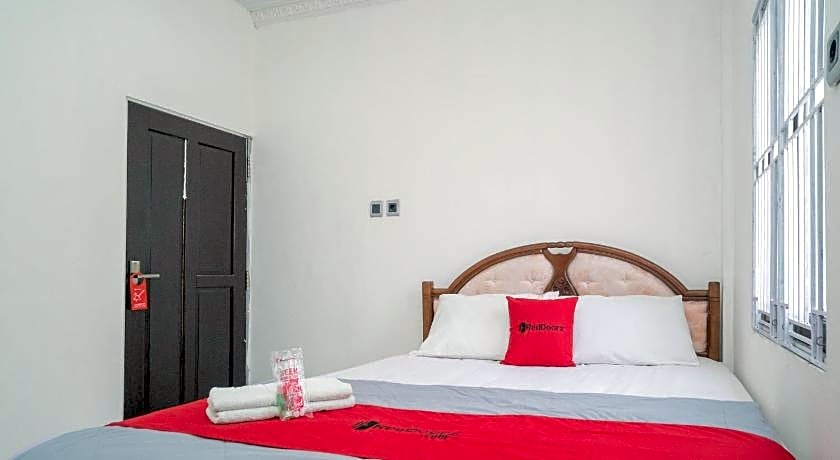 RedDoorz Syariah near Jalan A Yani KM 8 Citraland