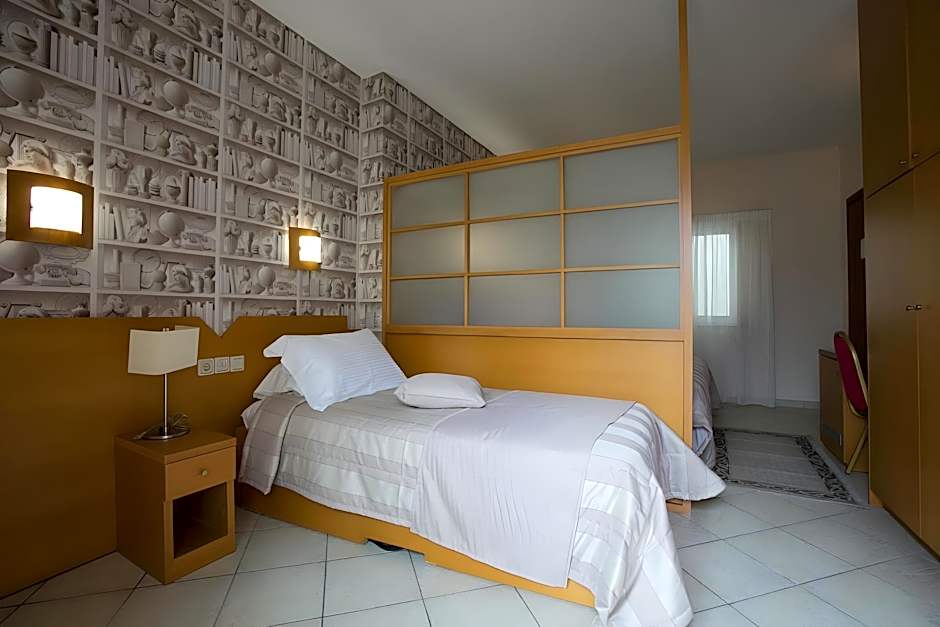 City Life Port Hotel 