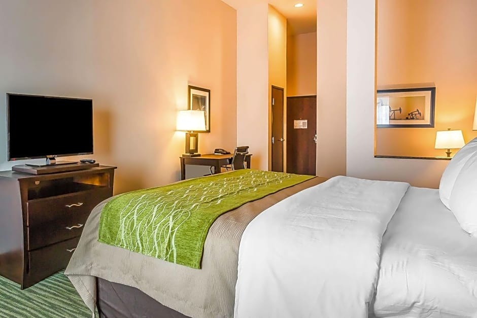 Comfort Inn & Suites Moore - Oklahoma City