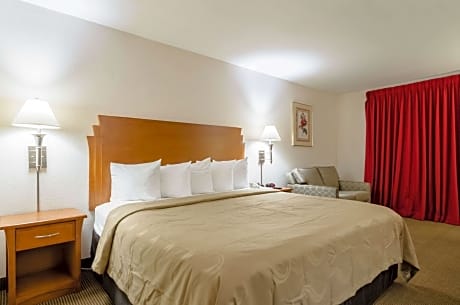 1 King Bed, Nonsmoking