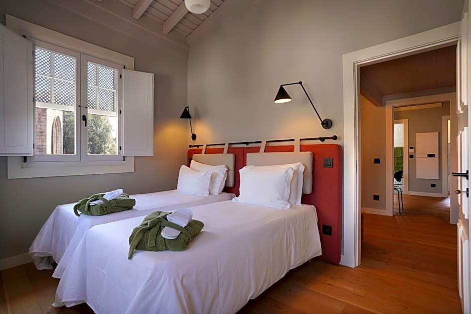 Photo 1 of 9 of Superior Apartment