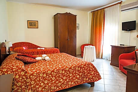 Classic Quadruple Room