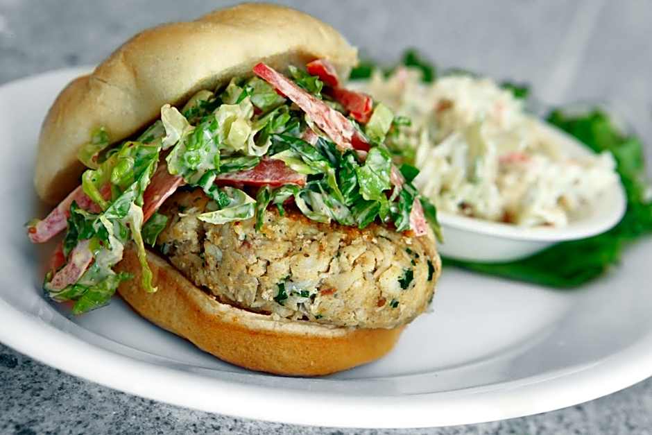 Holiday Inn and Suites East Peoria By IHG