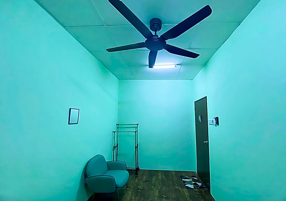 Hostel Black88 Airport Transit - Self Check in