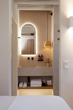 Deluxe Suite with Sea View