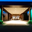 Holiday Inn and Suites Charleston West by IHG