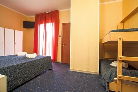 Family Room (5 Adults)