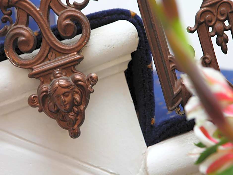 Gatwick Cambridge Hotel