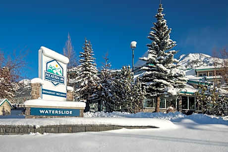 Pocaterra Inn & Waterslide