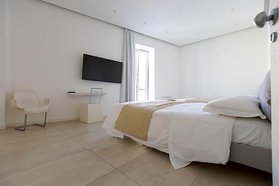 White 1903 - Rooftop Pool & Luxury Rooms