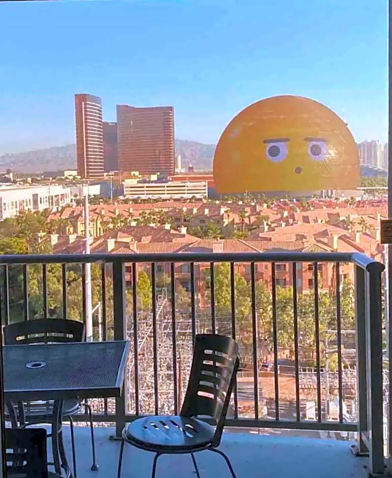 Apartment with Balcony at Platinum Hotel
