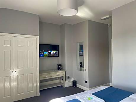 Deluxe Double Room with Shower