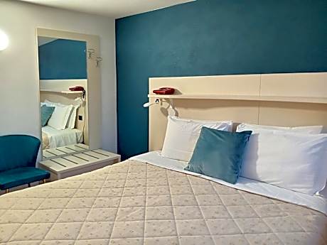 Double or Twin Room with City View