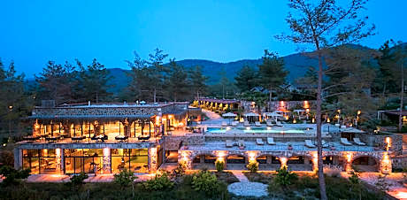 IZZ Getaway - Adult Only