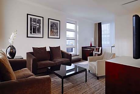 One-Bedroom King Suite - Terrace Level