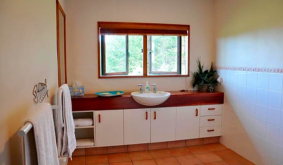 Waiwurrie Coastal Farm Lodge