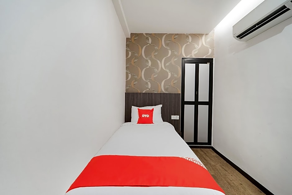 Capital O 89386 Stay 365 Hotel