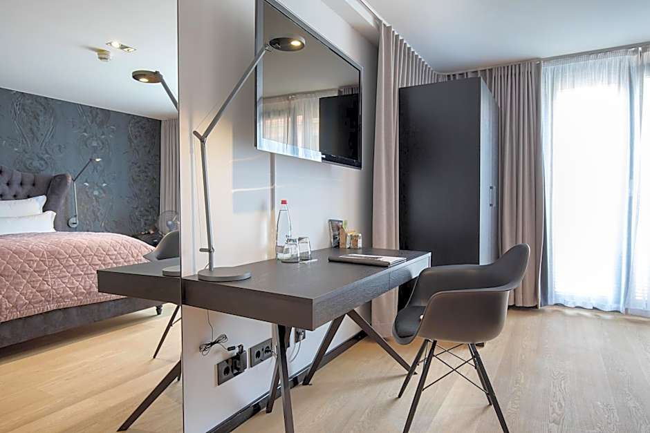 La Mansion Vi Vadi Hotel