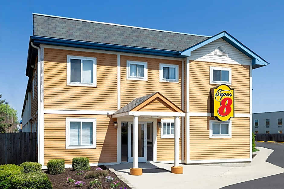 Super 8 by Wyndham Columbus – Columbus, OH