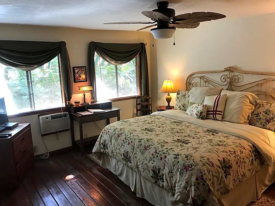 Hale Maluhia Country Inn