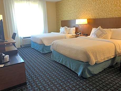 Room, 2 Queen Beds (Mobility/Hearing Access, Roll-in Shwr) (2 Queen Beds)