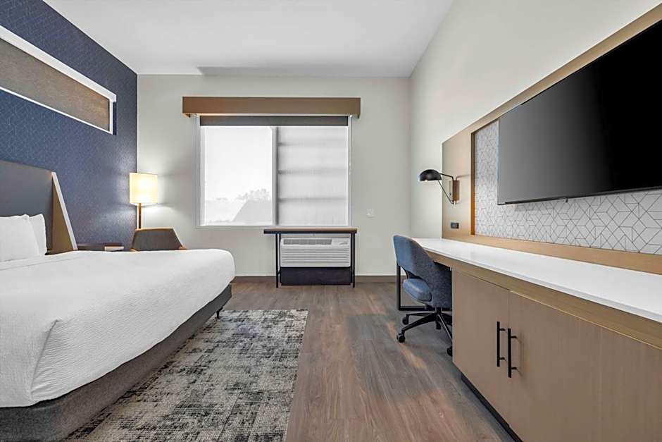 La Quinta Inn & Suites by Wyndham San Jose Silicon Valley